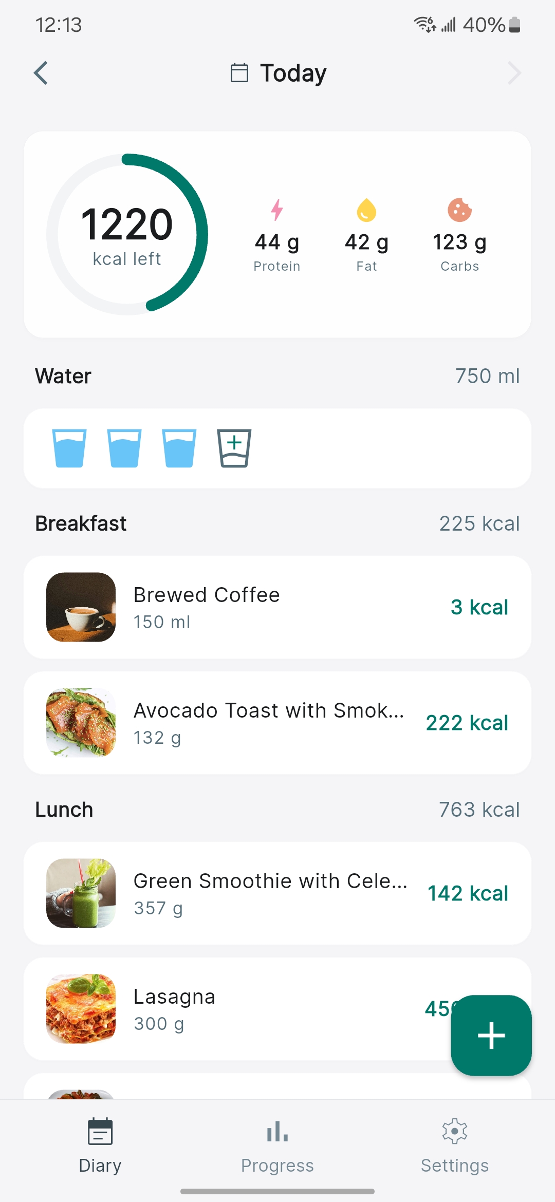 Nutriqo App Screenshot showing meal logging interface